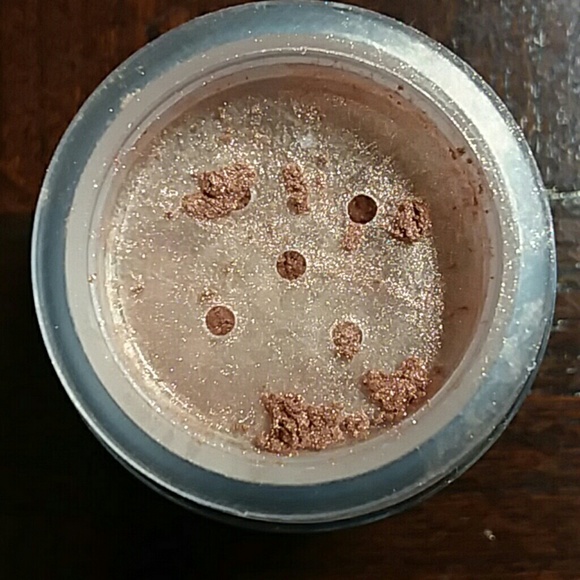 Eyeshadow - Picture 5 of 7